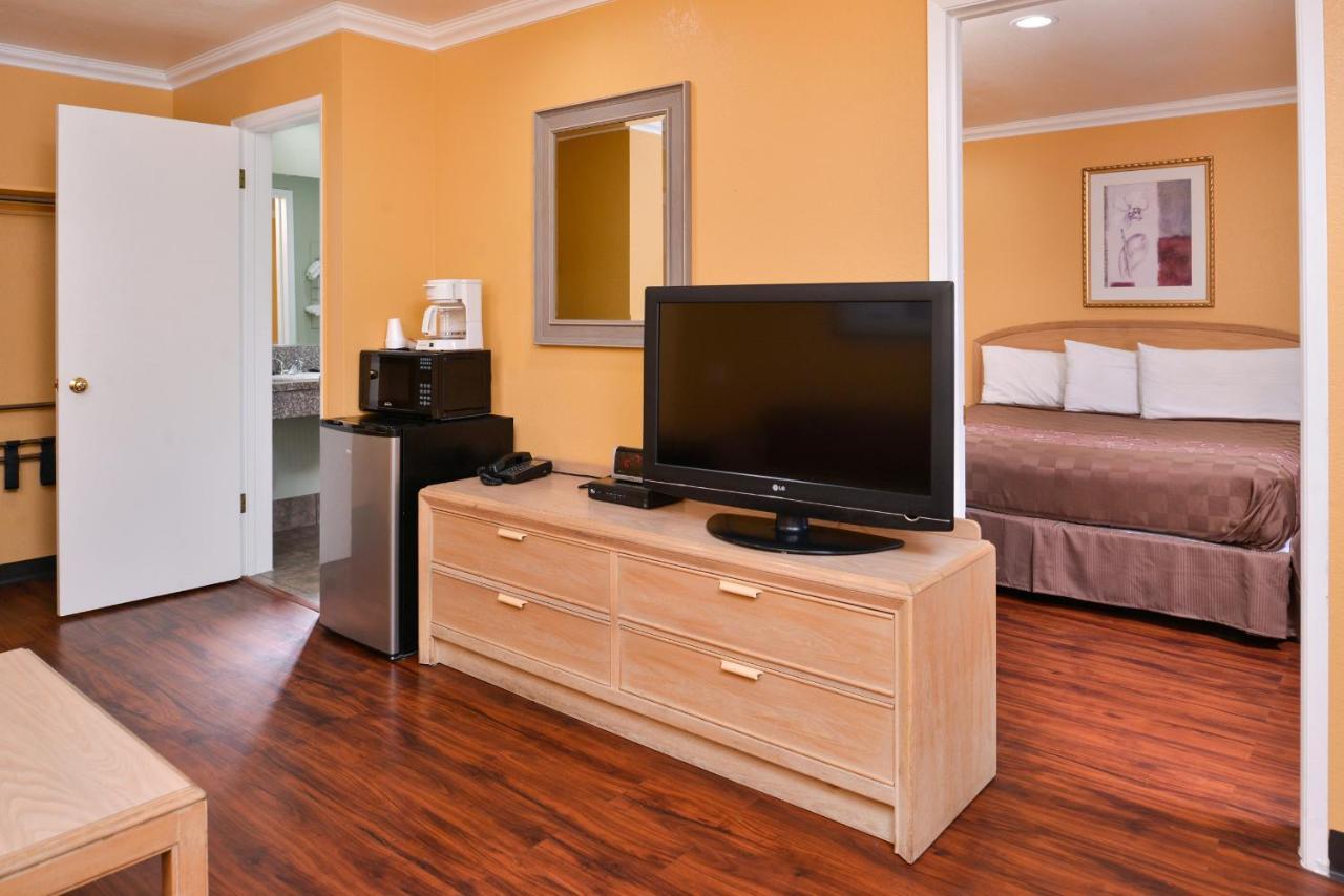 Americas Best Value Inn And Suites Clearlake Buitenkant foto