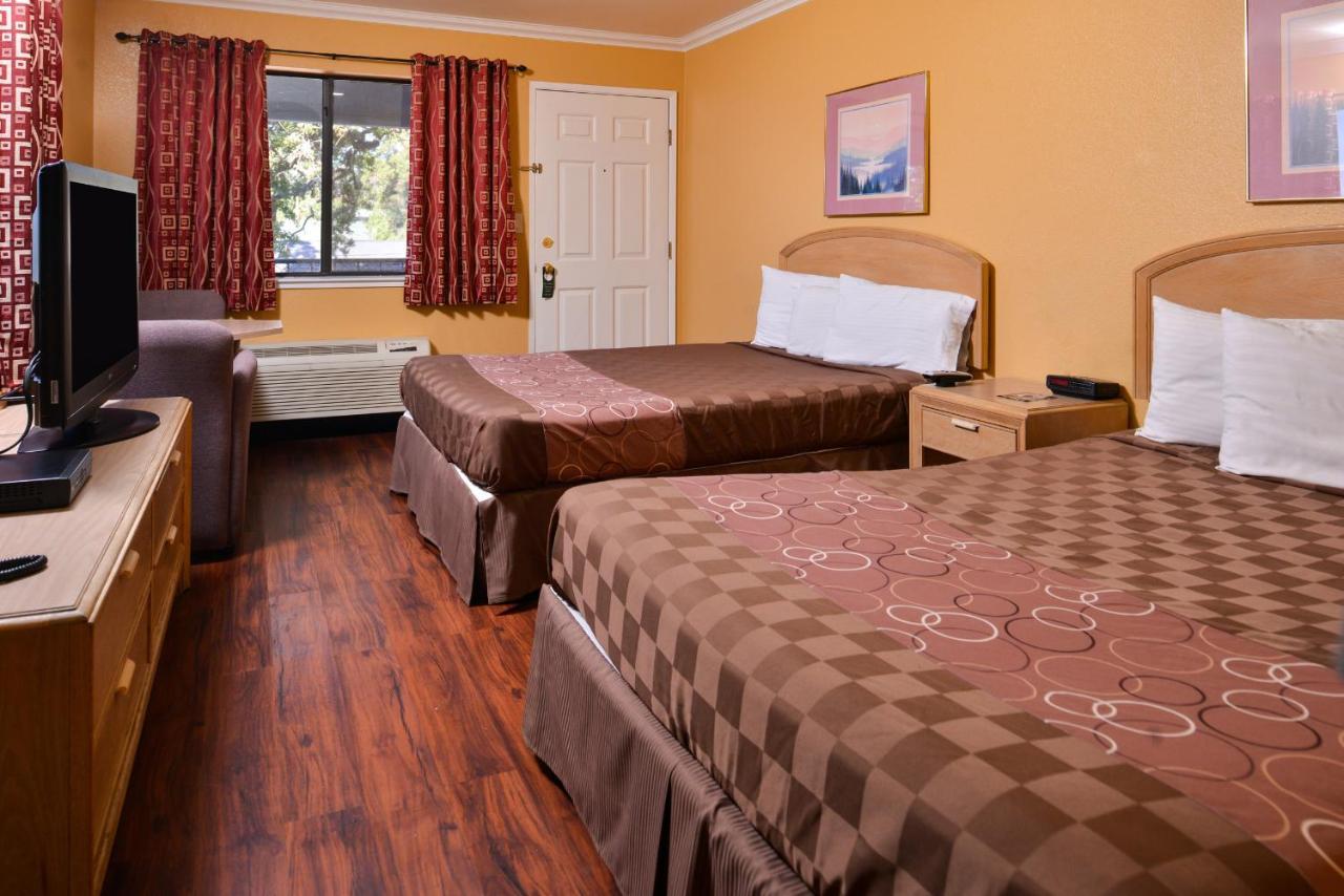Americas Best Value Inn And Suites Clearlake Buitenkant foto